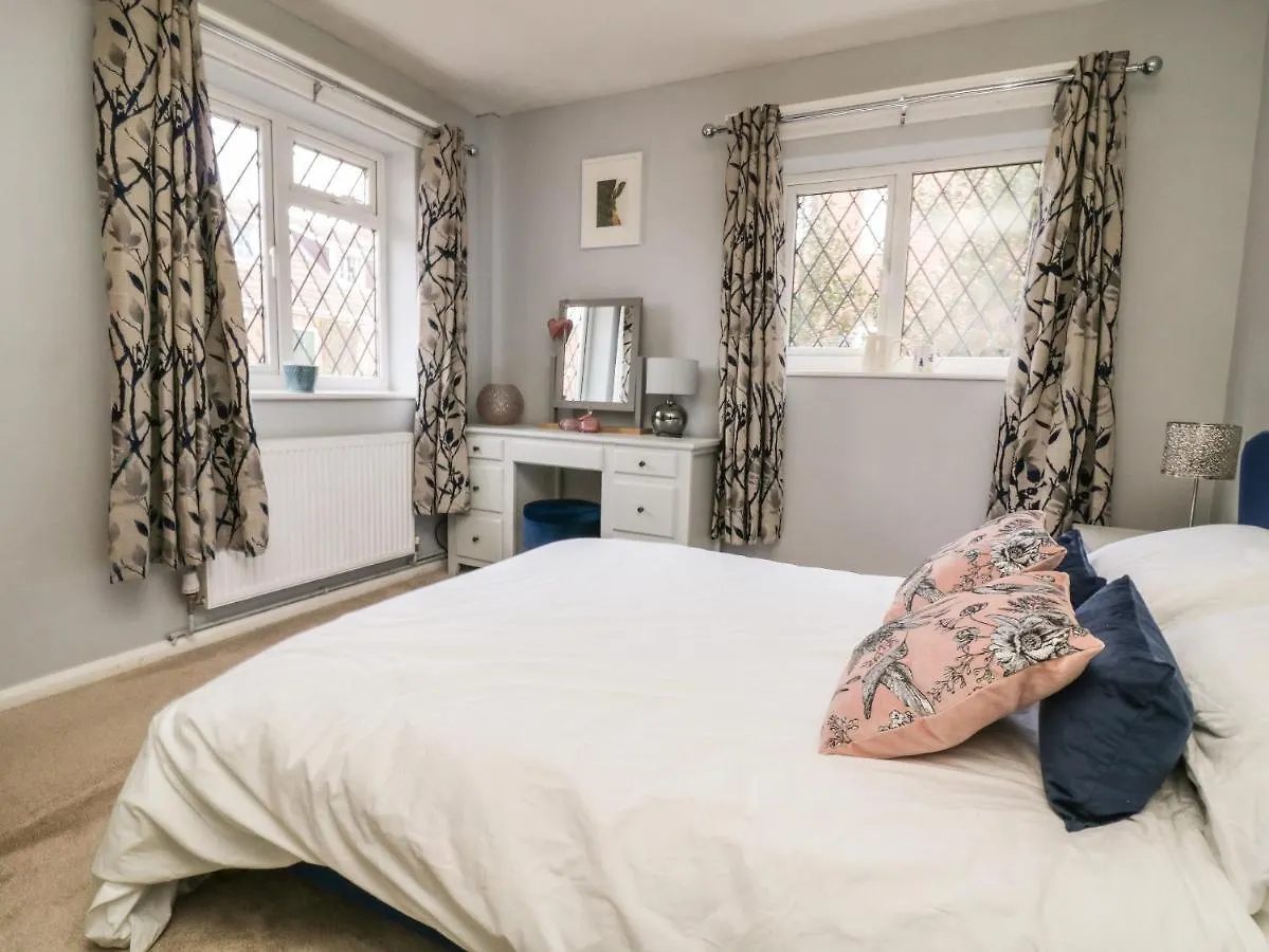 Cornerways, 8 North Lane Villa York Holiday home